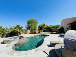Palm Desert Retreat With Private Pool, Spa, and BAR!, Palm Desert